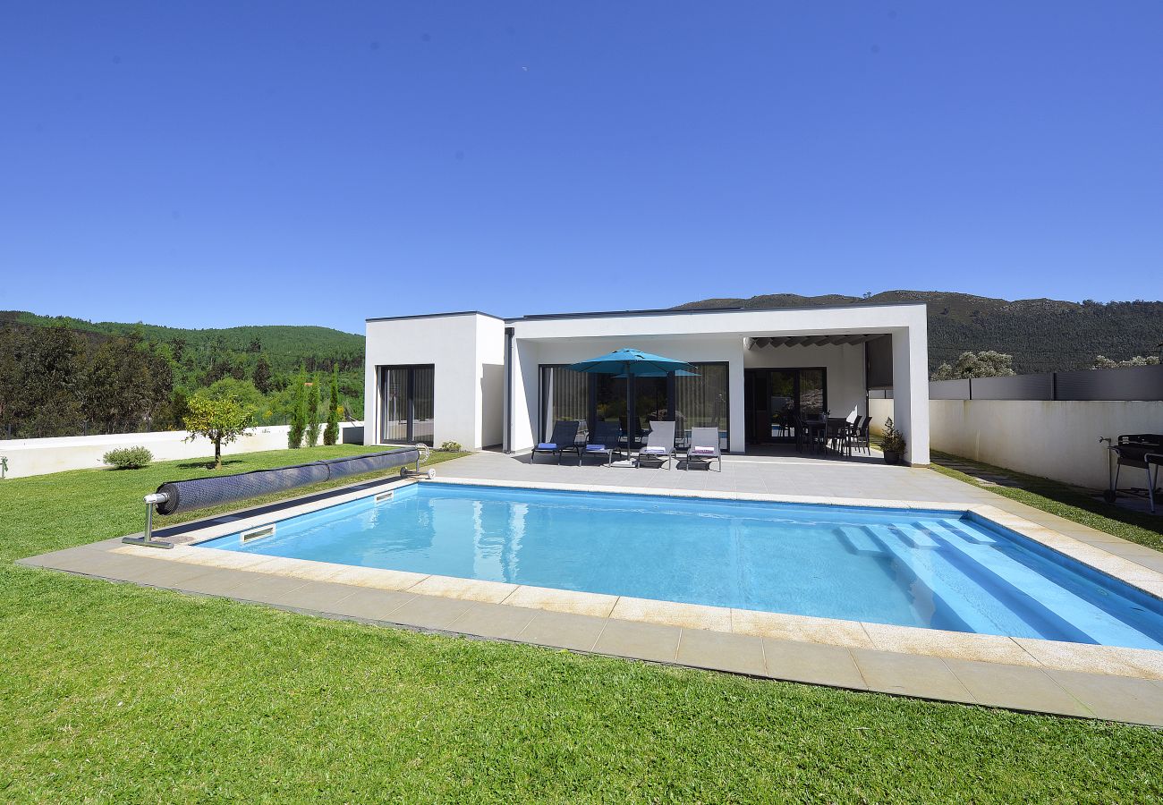 Villa in Ponte de Lima - Villa 239 Contemporary Holiday Villa in Ponte de Lima