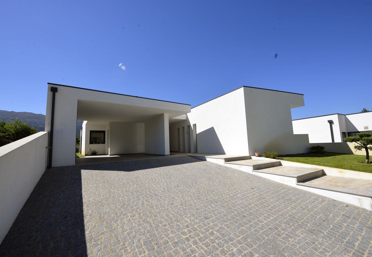 Villa en Ponte de Lima - Villa 239 Contemporary Holiday Villa in Ponte de Lima